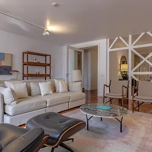  Apartment Lovelystay - Chiado 3bedroom Wonder